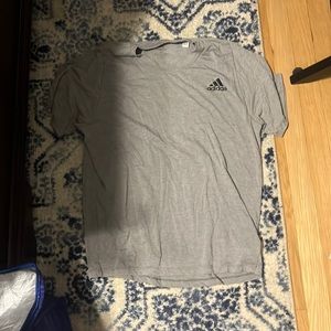 Adidas free lift tee size M